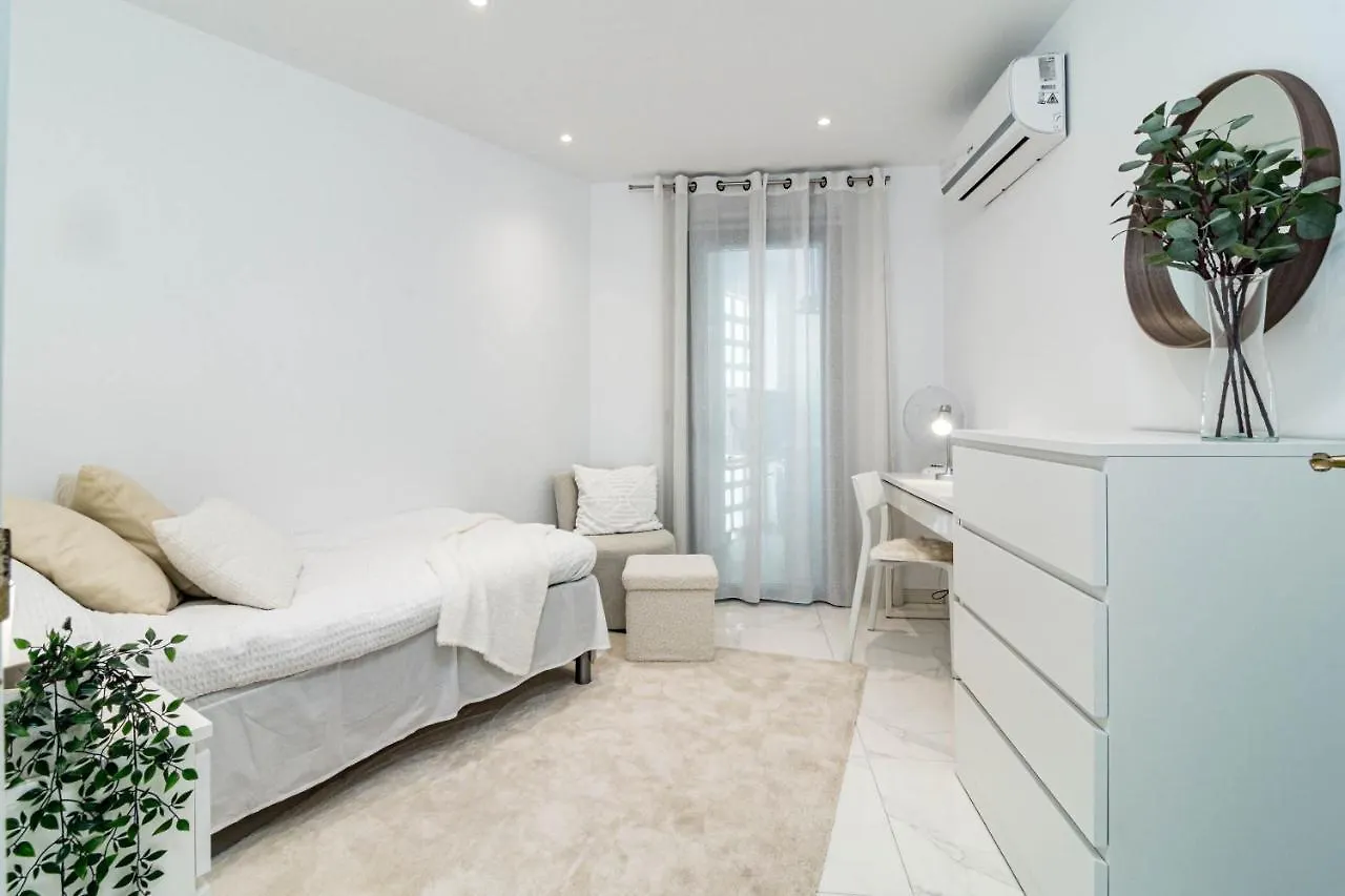 Modern 3 Bedroom Apartment In Marbella With A Heated Pool Close To Puerto Banus