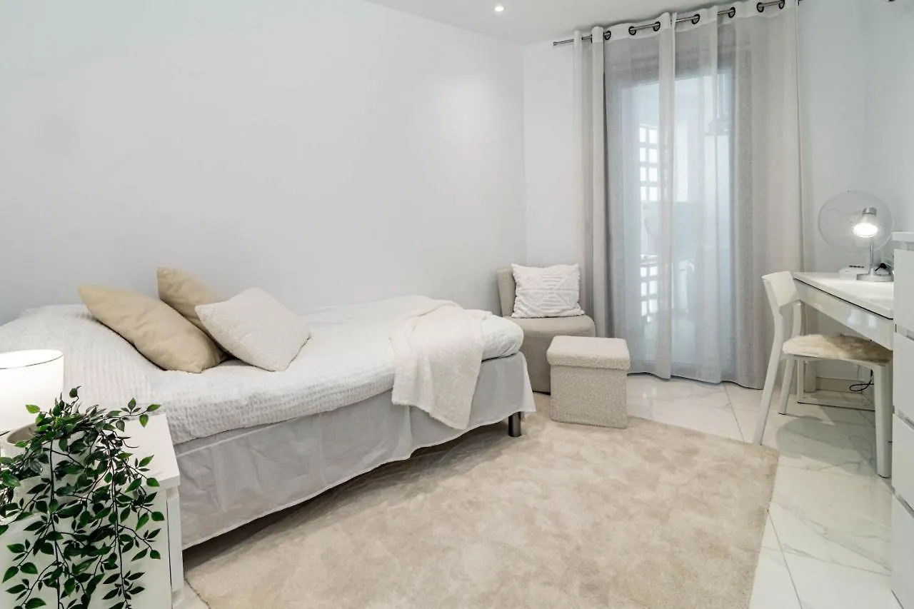 Modern 3 Bedroom Apartment In Marbella With A Heated Pool Close To Puerto Banus
