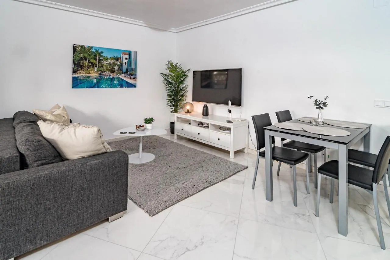 Modern 3 Bedroom Apartment In Marbella With A Heated Pool Close To Puerto Banus Spanje